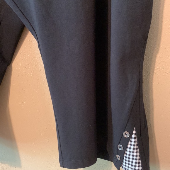Catherine’s Suprema Collection 6X black stretchy Capris plaid leg design - Picture 4 of 5